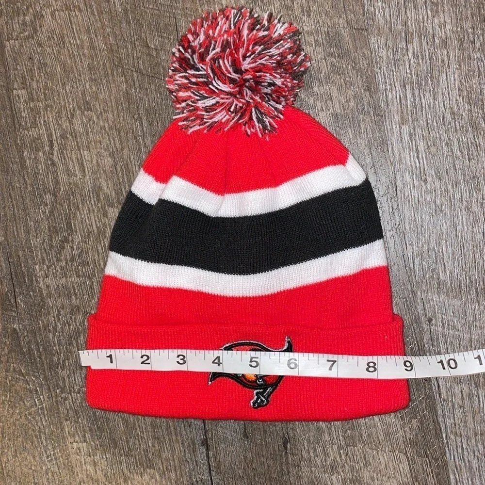 NFL Team Apparel Tampa Bay Buccaneers Knit Beanie Hat with Pom Pom Striped OS